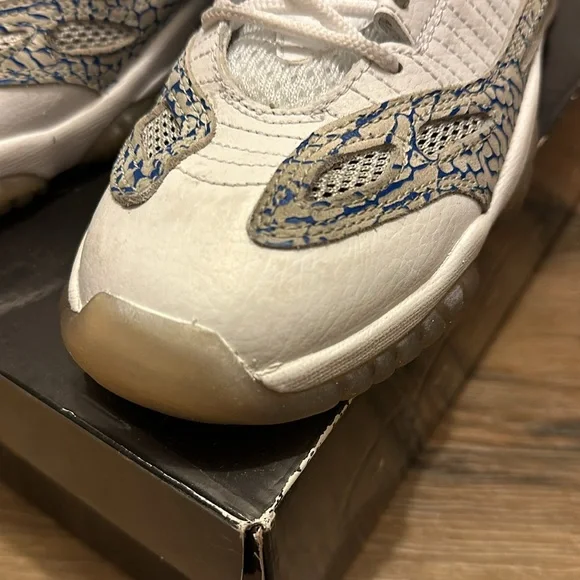 Air Jordan 11 Retro Low 306006-172 Youth 6Y